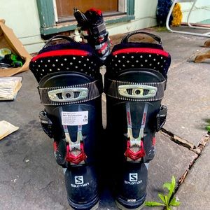 Men’s salamon ski boots